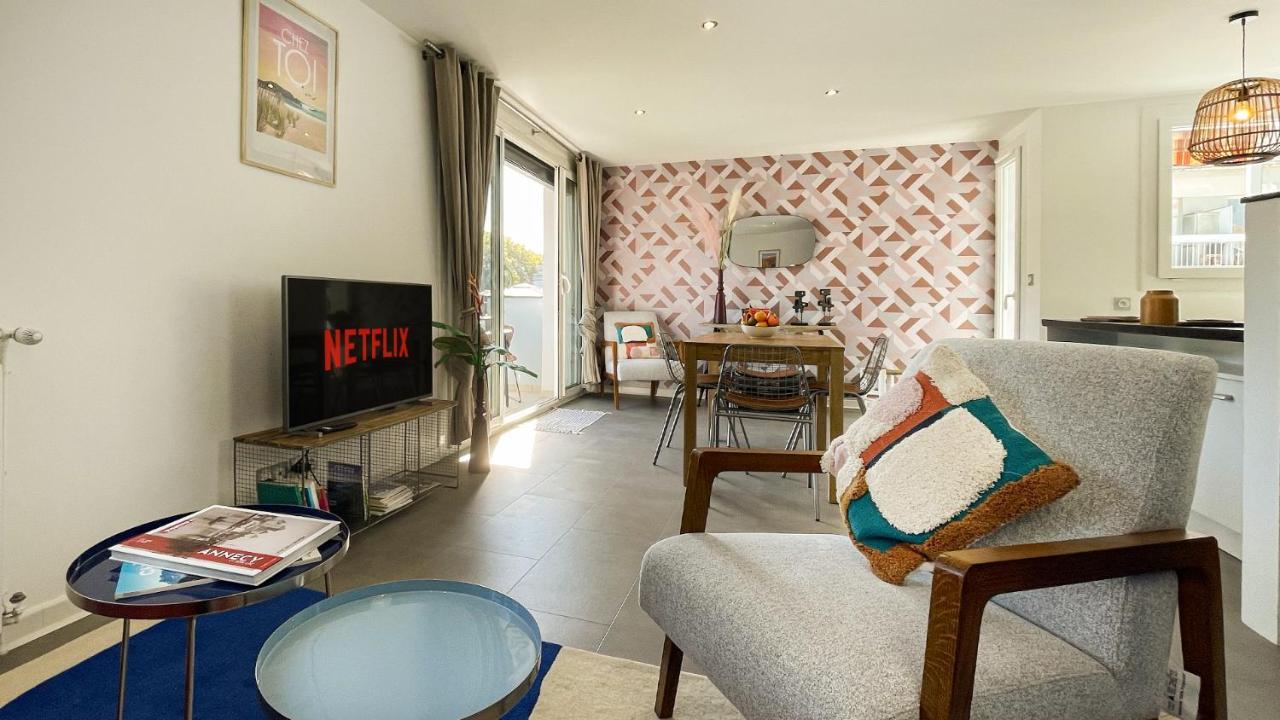 Homey Montaigne - New - A 1 Min A Pied Du Lac D'Annecy - 2 Balcons Prives - Appartement Avec 2 Chambres - Stationnement Gratuit Toute L'Annee Sauf En Ete - Juin A Aout מראה חיצוני תמונה