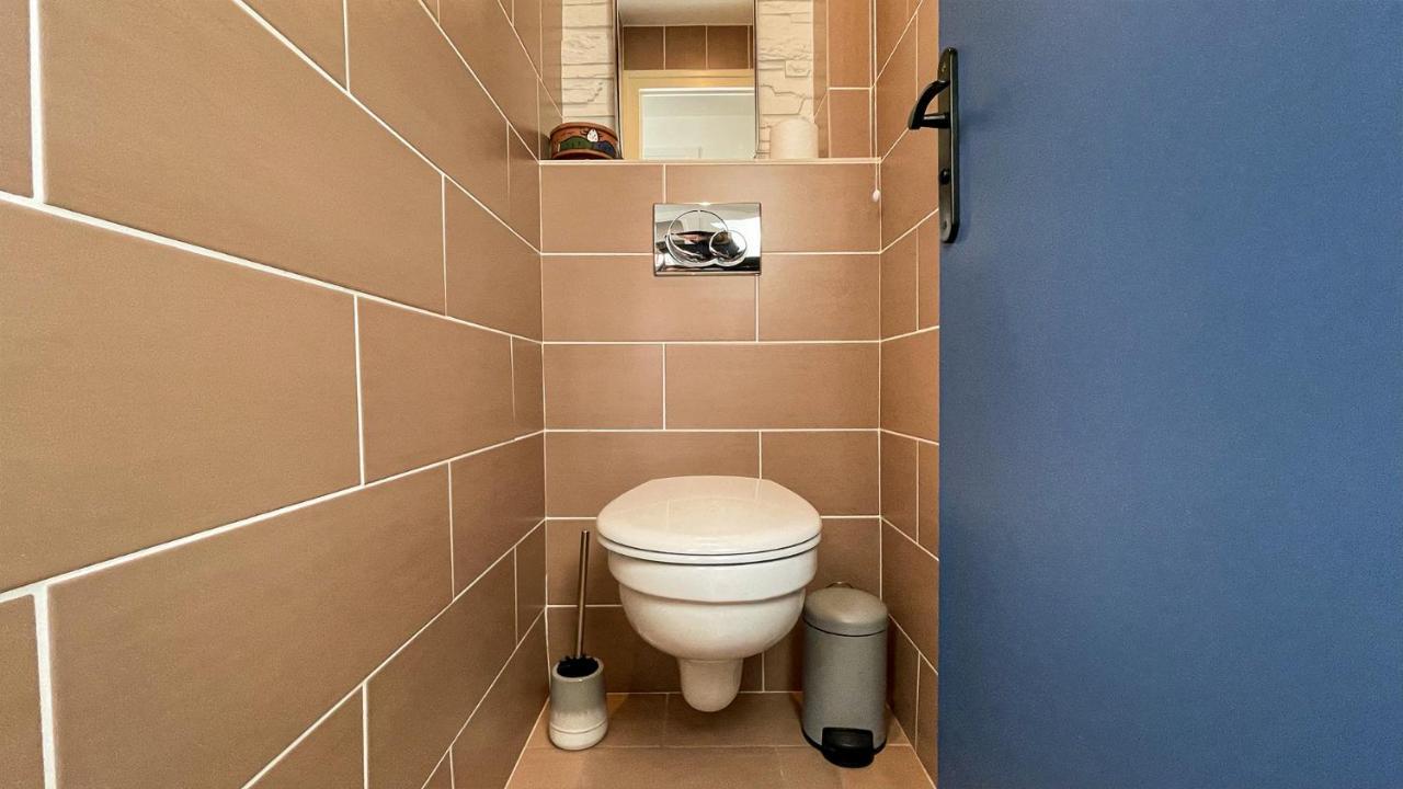 Homey Montaigne - New - A 1 Min A Pied Du Lac D'Annecy - 2 Balcons Prives - Appartement Avec 2 Chambres - Stationnement Gratuit Toute L'Annee Sauf En Ete - Juin A Aout מראה חיצוני תמונה